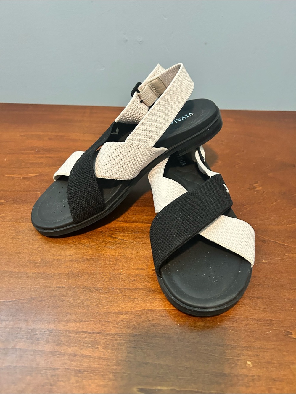 VIVAIA Arch Pro Adapt all comfort Stretch Black & Cream Women's Sandals size 5.5